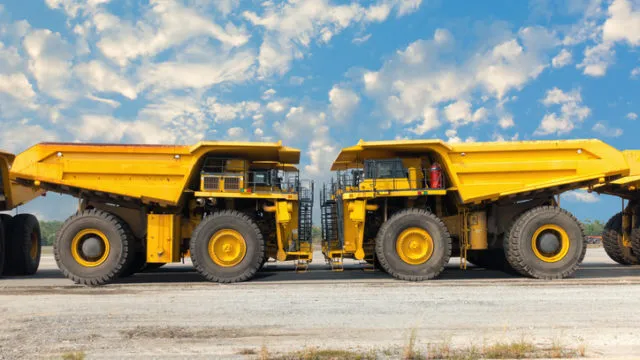 HEAD-TO-HEAD: JPMorgan vs MFS