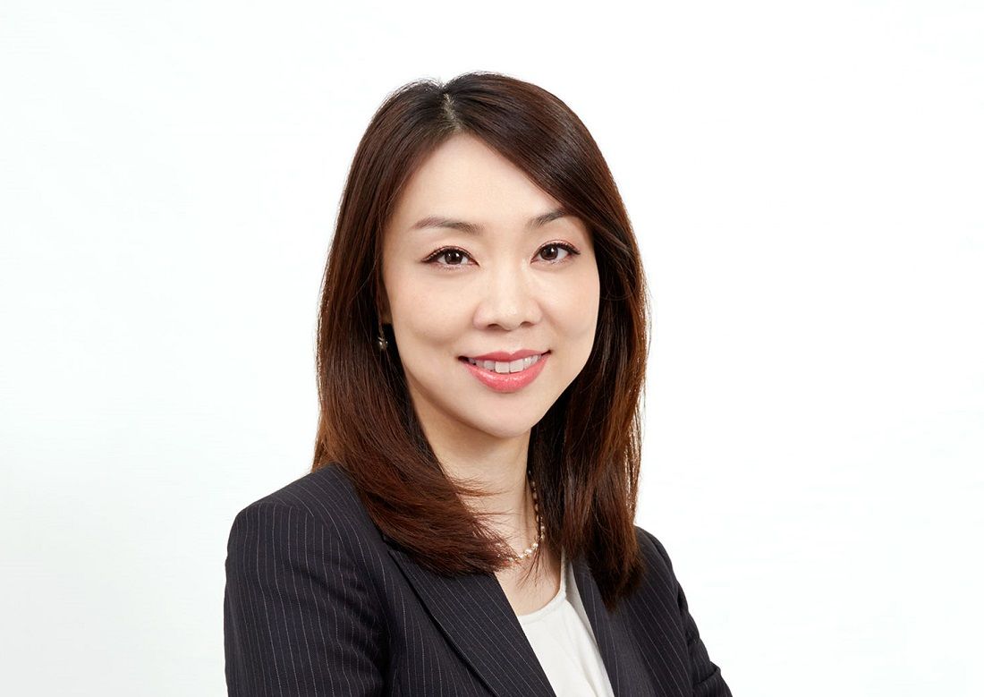Hang Seng Bank highlights client caution