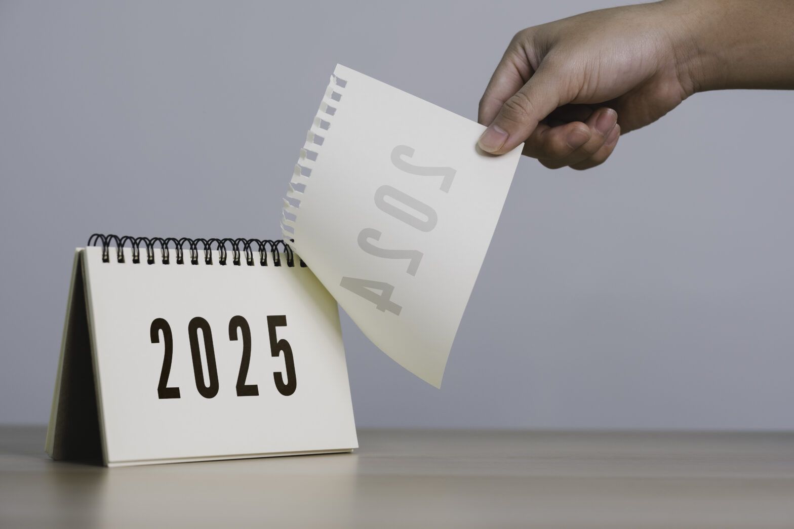 Julius Baer forecasts high single-digit returns for 2025