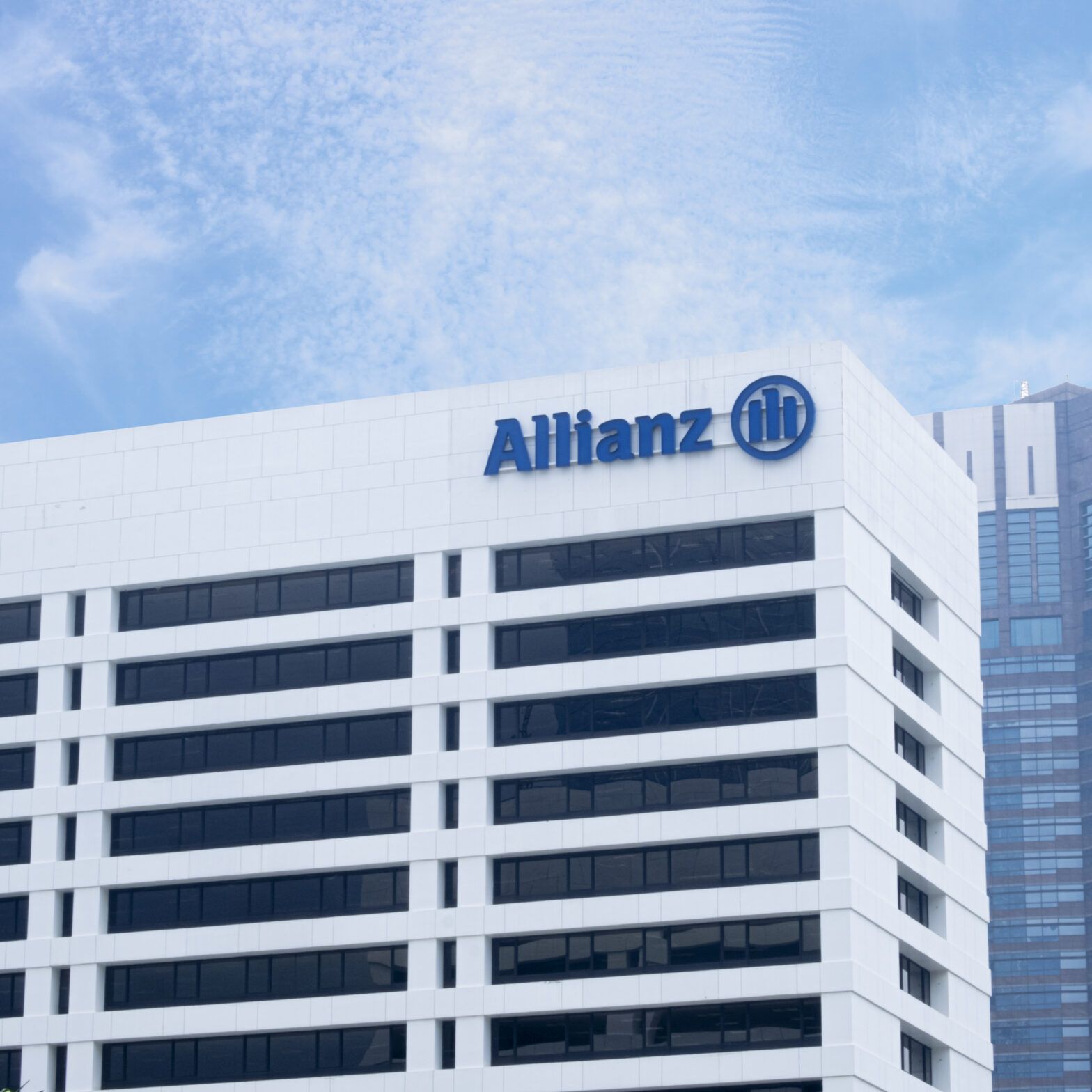 AllianzGI to clamp down on executive remuneration and non-independent chairs