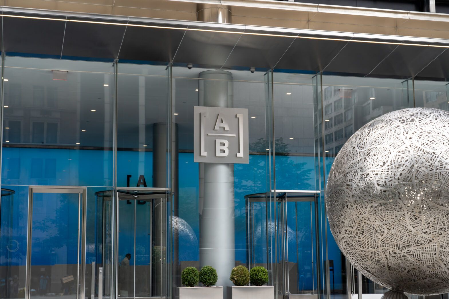 AllianceBernstein, Brookfield and Carlyle partner on private markets