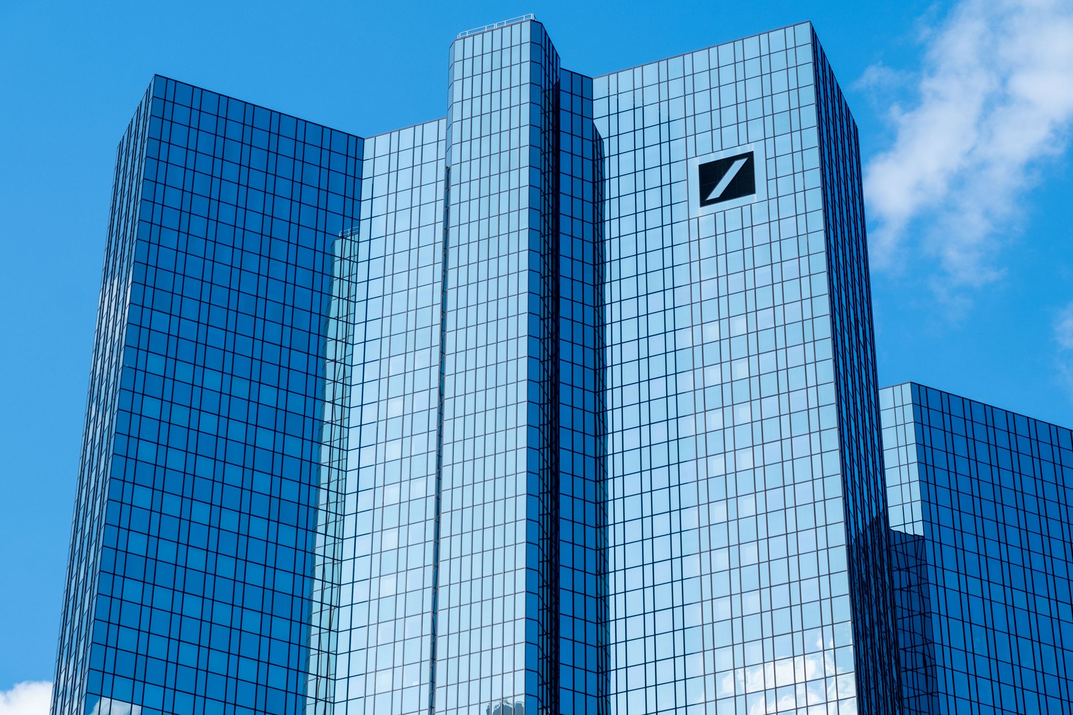 Deutsche Bank PB hires BoS veteran as head of managed investments, emerging markets